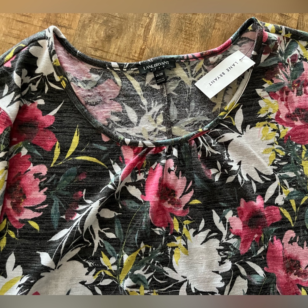 NEW Lane Bryant top-size 26/28